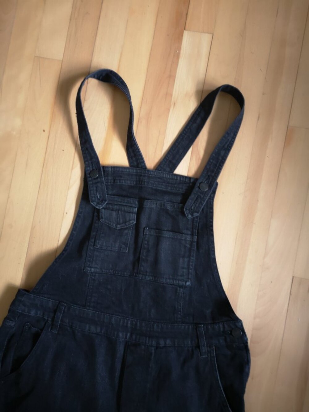 Free People Ladies Size 31 Black Denim Adjustable Straps 1 Pocket Bib Overalls - Picture 4 of 14